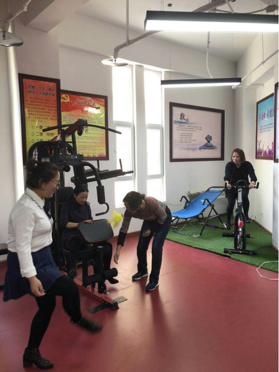 魅力女性、快樂巾幗