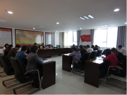 領(lǐng)會(huì)精神實(shí)質(zhì)，迅速掀起學(xué)習(xí)宣傳貫徹團(tuán)的十八大精神熱潮